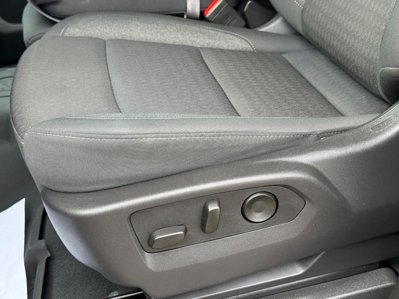 Chevrolet Silverado 1500 Vehicle Full-screen Gallery Image 22