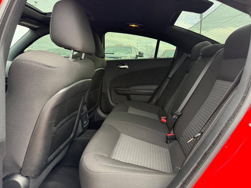 Dodge Charger Vehicle Full-screen Gallery Image 10