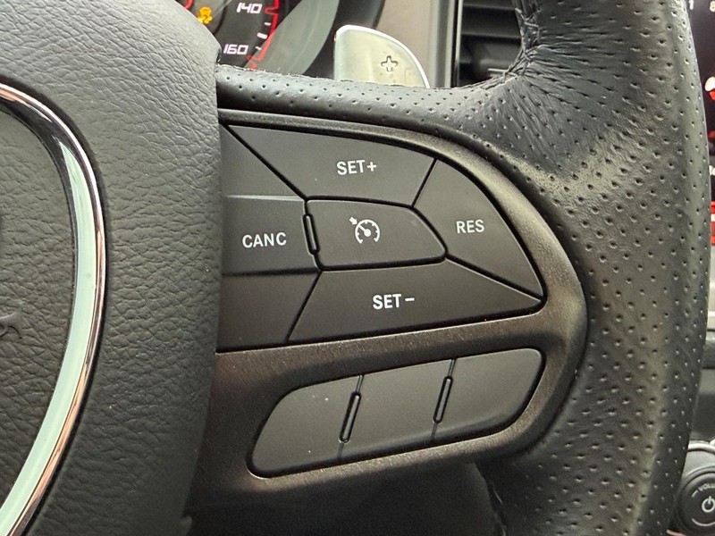 Dodge Charger Vehicle Full-screen Gallery Image 15