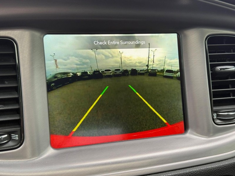 Dodge Charger Vehicle Full-screen Gallery Image 18