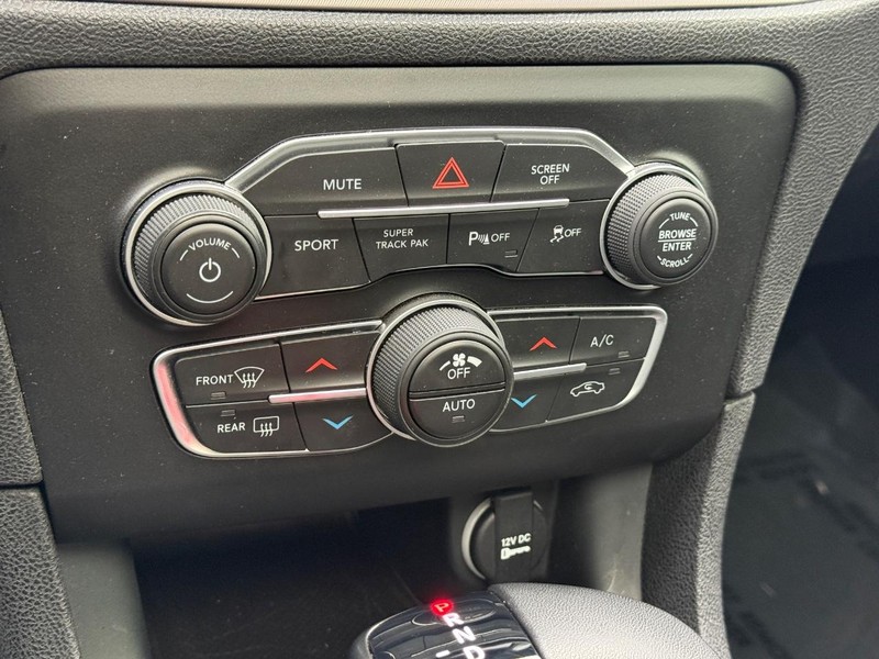 Dodge Charger Vehicle Full-screen Gallery Image 20