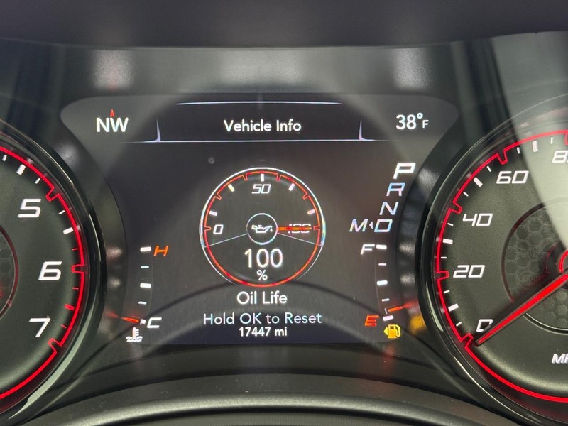 Dodge Charger Vehicle Full-screen Gallery Image 23