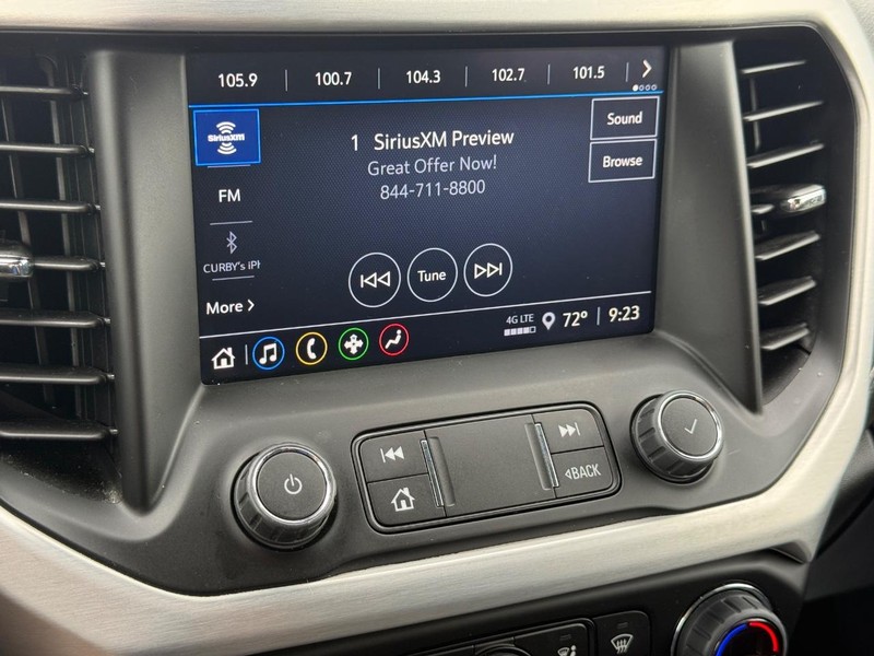 GMC Acadia Vehicle Full-screen Gallery Image 17