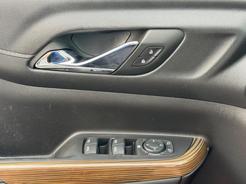 GMC Acadia Vehicle Full-screen Gallery Image 23
