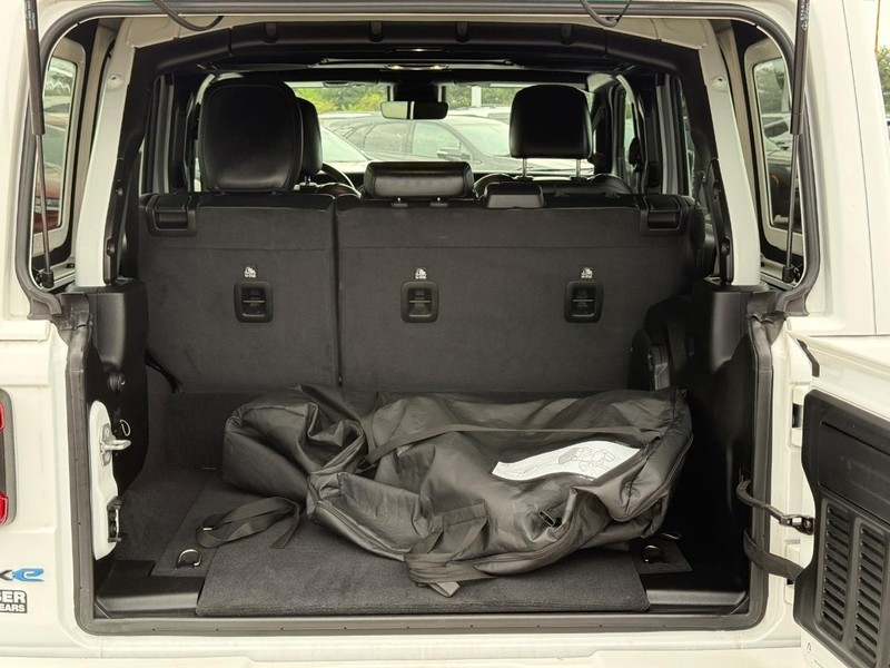 Jeep Wrangler 4xe Vehicle Full-screen Gallery Image 6