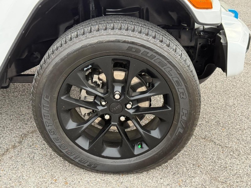 Jeep Wrangler 4xe Vehicle Full-screen Gallery Image 8