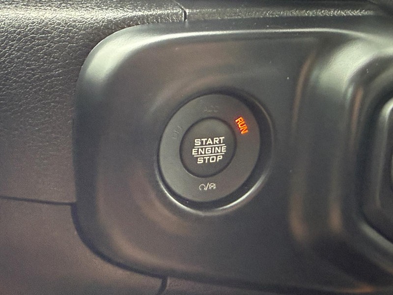 Jeep Wrangler 4xe Vehicle Full-screen Gallery Image 17