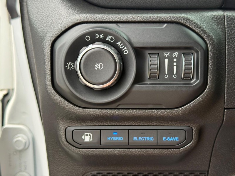 Jeep Wrangler 4xe Vehicle Full-screen Gallery Image 25