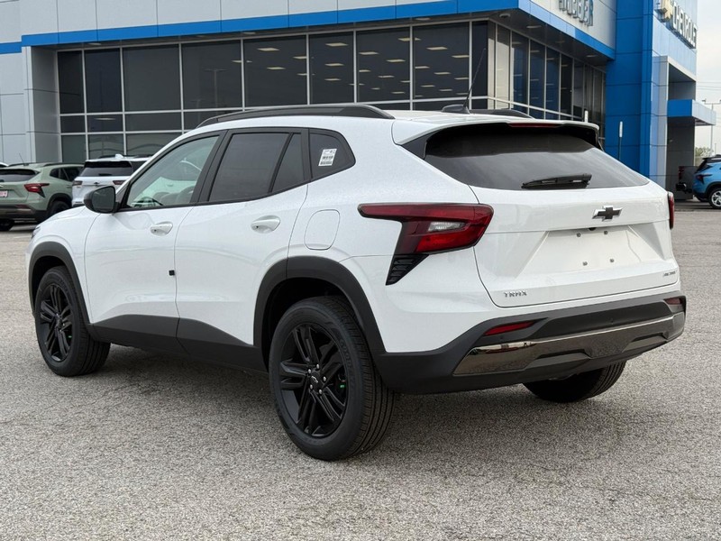 Chevrolet Trax Vehicle Full-screen Gallery Image 3