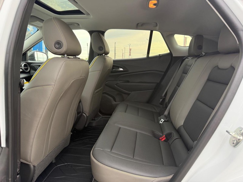 Chevrolet Trax Vehicle Full-screen Gallery Image 5