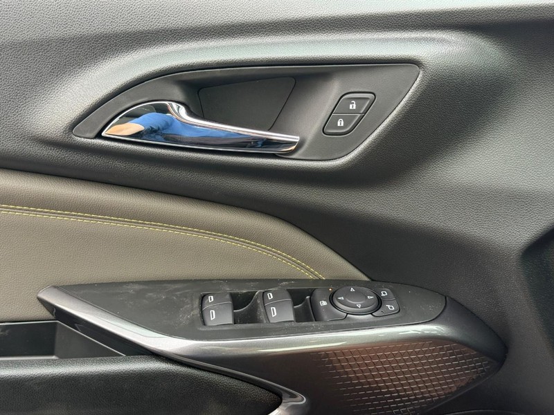 Chevrolet Trax Vehicle Full-screen Gallery Image 17