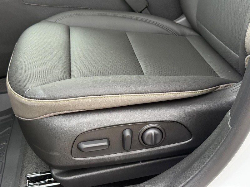 Chevrolet Trax Vehicle Full-screen Gallery Image 18