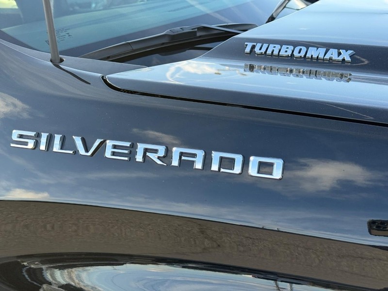 Chevrolet Silverado 1500 Vehicle Full-screen Gallery Image 8