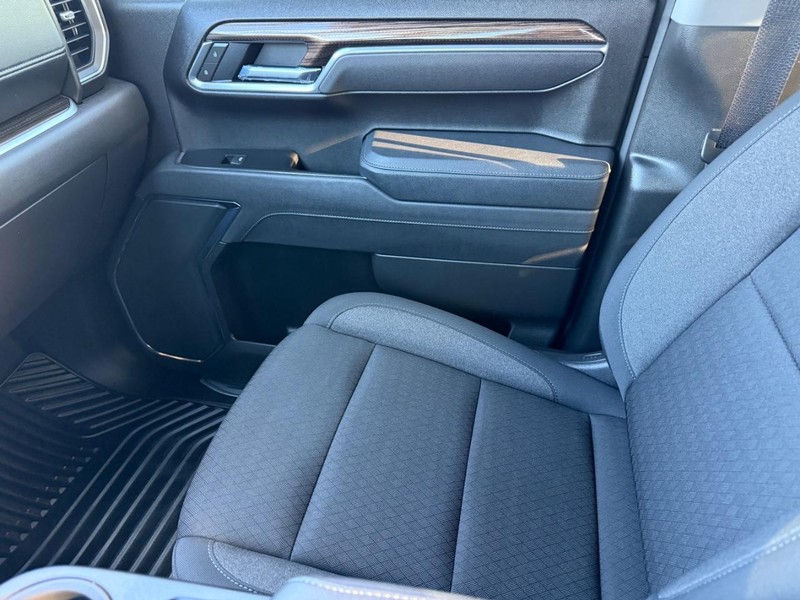 Chevrolet Silverado 1500 Vehicle Full-screen Gallery Image 20