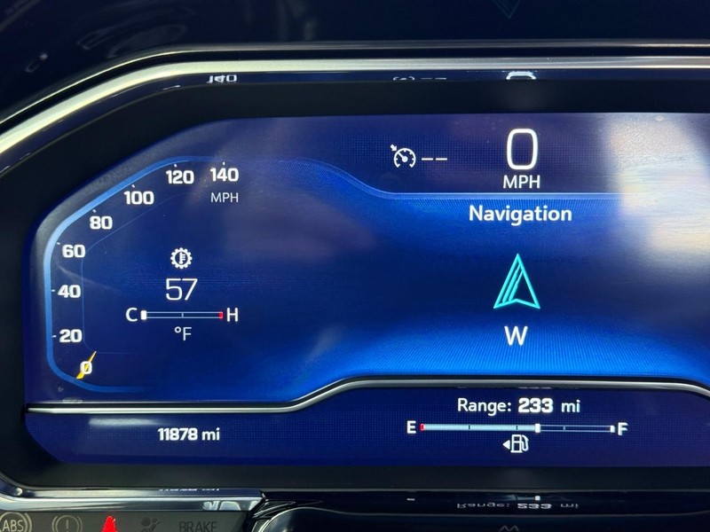 Chevrolet Silverado 1500 Vehicle Full-screen Gallery Image 21