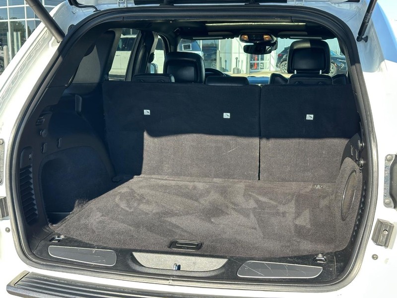 Jeep Grand Cherokee Vehicle Full-screen Gallery Image 6