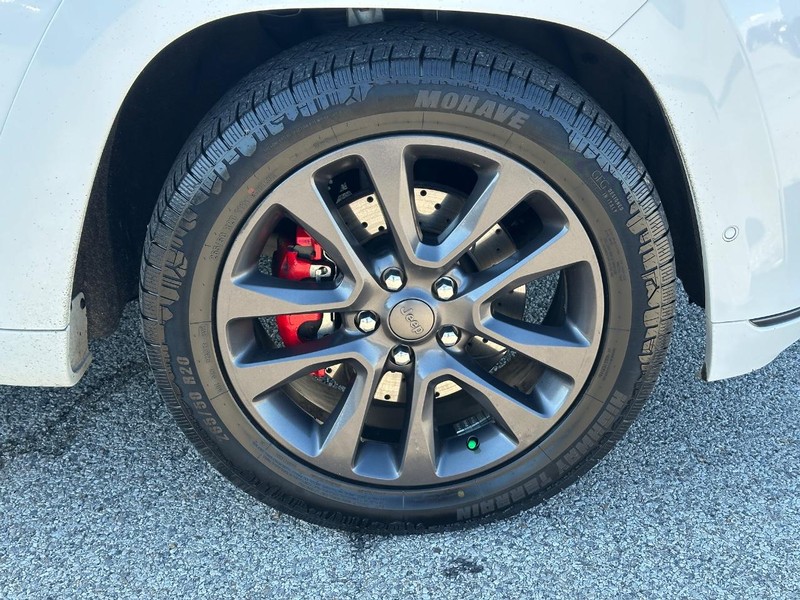 Jeep Grand Cherokee Vehicle Full-screen Gallery Image 7