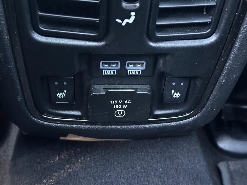 Jeep Grand Cherokee Vehicle Full-screen Gallery Image 12