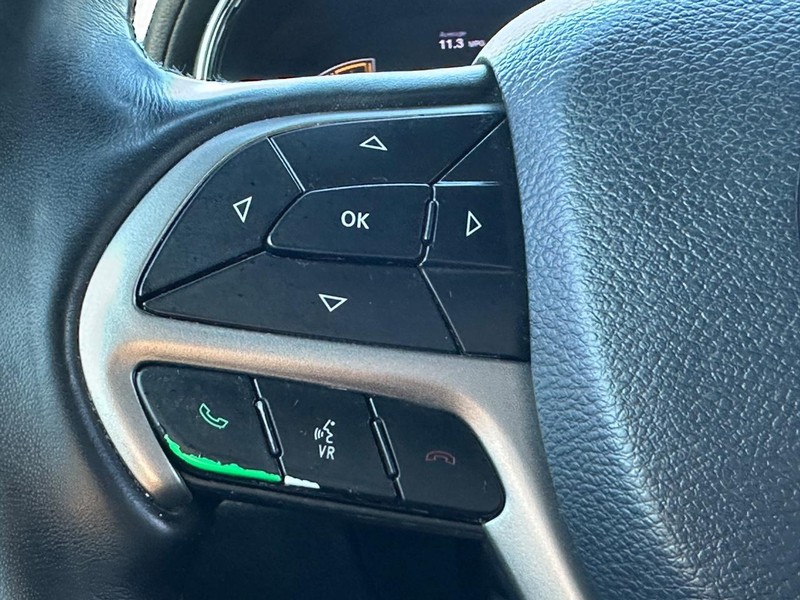 Jeep Grand Cherokee Vehicle Full-screen Gallery Image 15