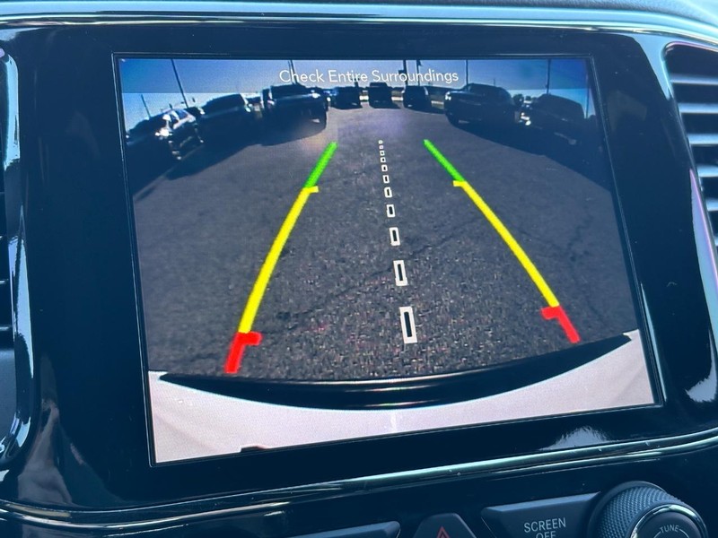 Jeep Grand Cherokee Vehicle Full-screen Gallery Image 19