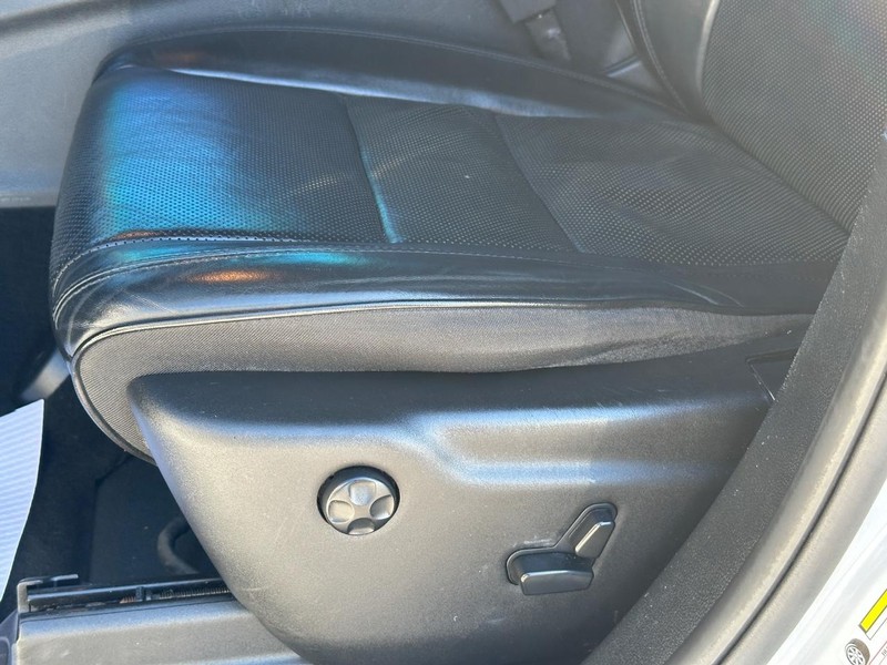 Jeep Grand Cherokee Vehicle Full-screen Gallery Image 28