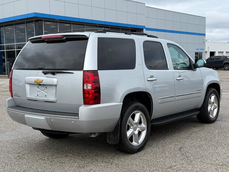 Chevrolet Tahoe Vehicle Full-screen Gallery Image 5