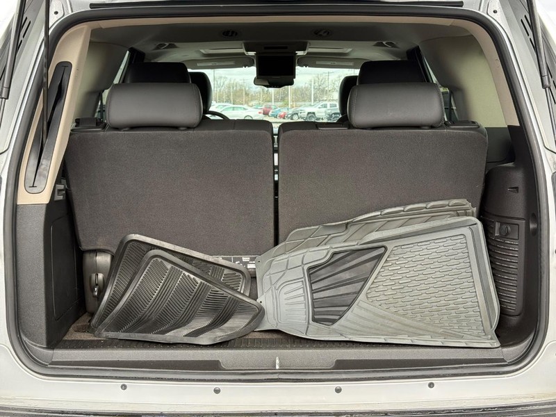 Chevrolet Tahoe Vehicle Full-screen Gallery Image 6