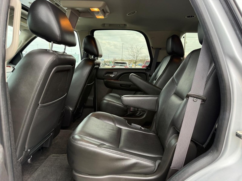Chevrolet Tahoe Vehicle Full-screen Gallery Image 11