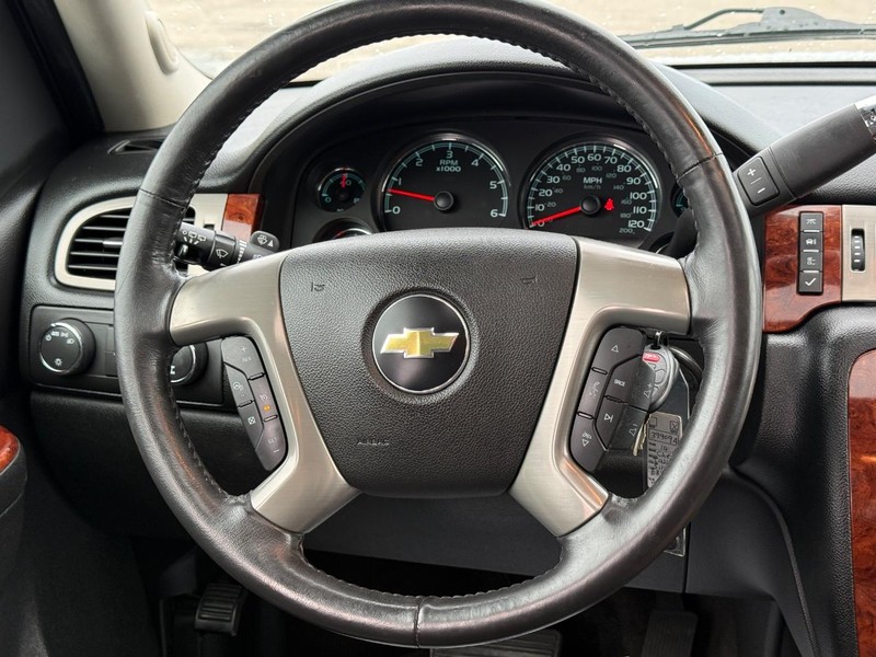 Chevrolet Tahoe Vehicle Full-screen Gallery Image 16