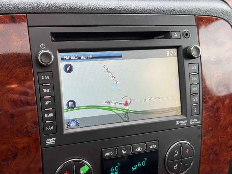 Chevrolet Tahoe Vehicle Full-screen Gallery Image 19