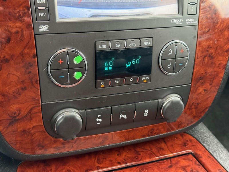 Chevrolet Tahoe Vehicle Full-screen Gallery Image 21