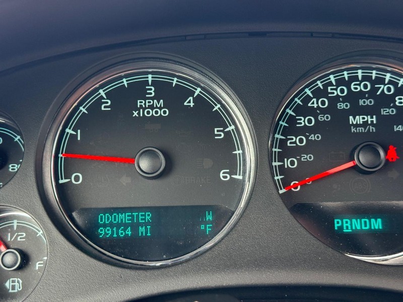 Chevrolet Tahoe Vehicle Full-screen Gallery Image 24