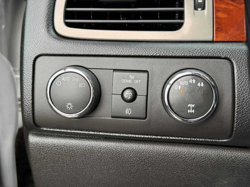 Chevrolet Tahoe Vehicle Full-screen Gallery Image 25