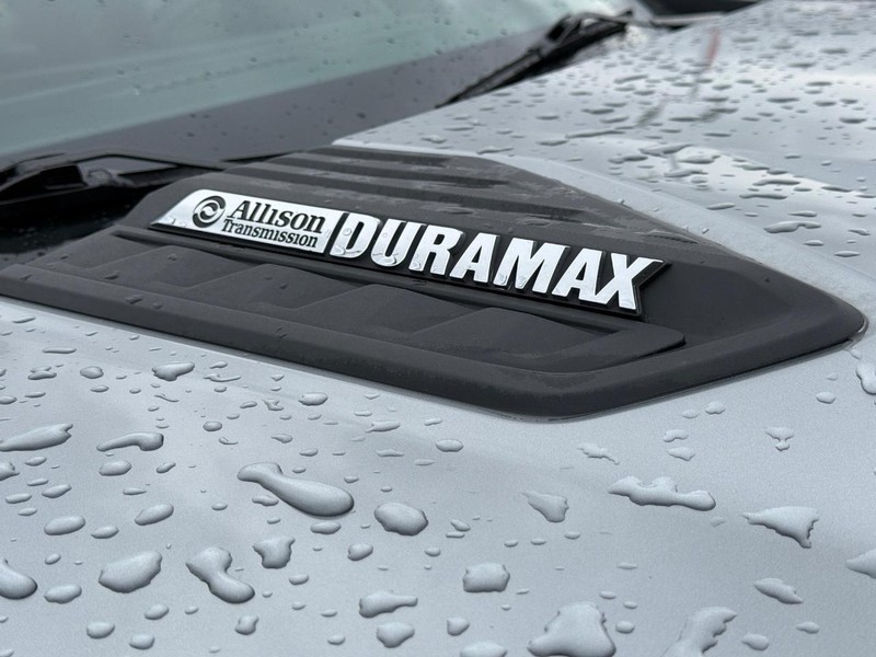 Chevrolet Silverado 2500HD Vehicle Full-screen Gallery Image 7