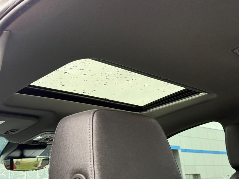 Chevrolet Silverado 2500HD Vehicle Full-screen Gallery Image 11