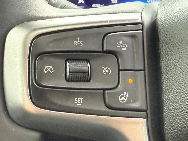 Chevrolet Silverado 2500HD Vehicle Full-screen Gallery Image 15