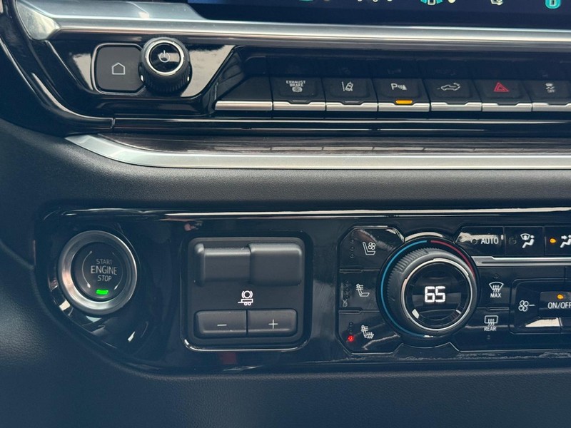 Chevrolet Silverado 2500HD Vehicle Full-screen Gallery Image 19