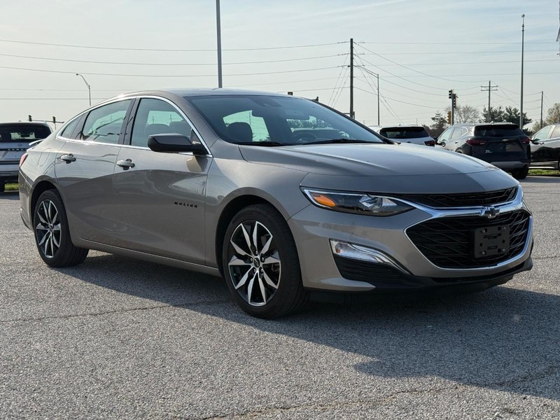 Chevrolet Malibu Vehicle Full-screen Gallery Image 8