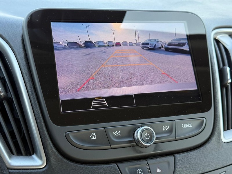 Chevrolet Malibu Vehicle Full-screen Gallery Image 17