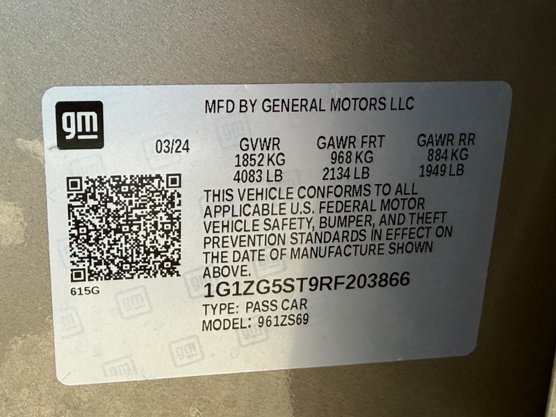 Chevrolet Malibu Vehicle Full-screen Gallery Image 24