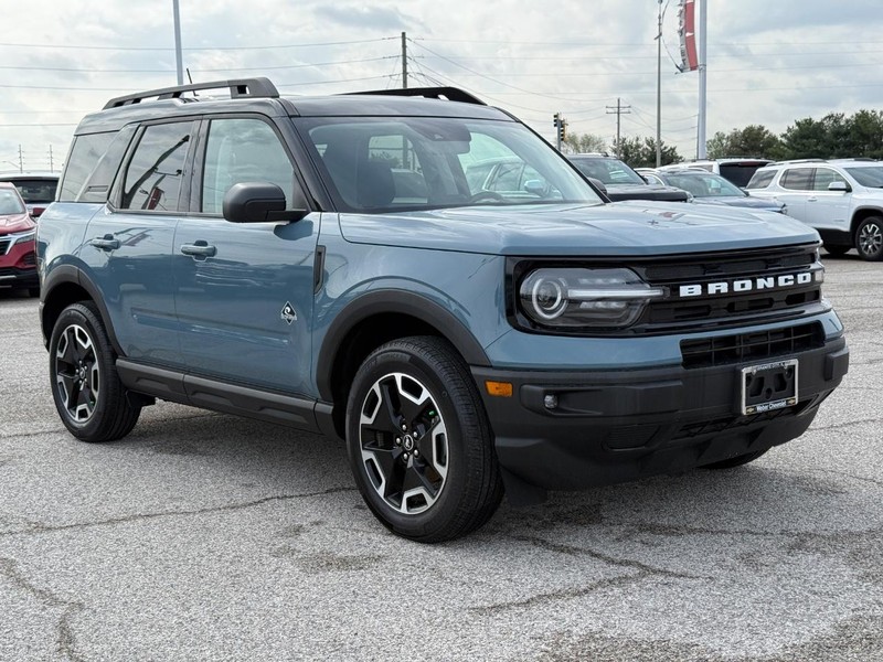 Ford Bronco Sport Vehicle Full-screen Gallery Image 8