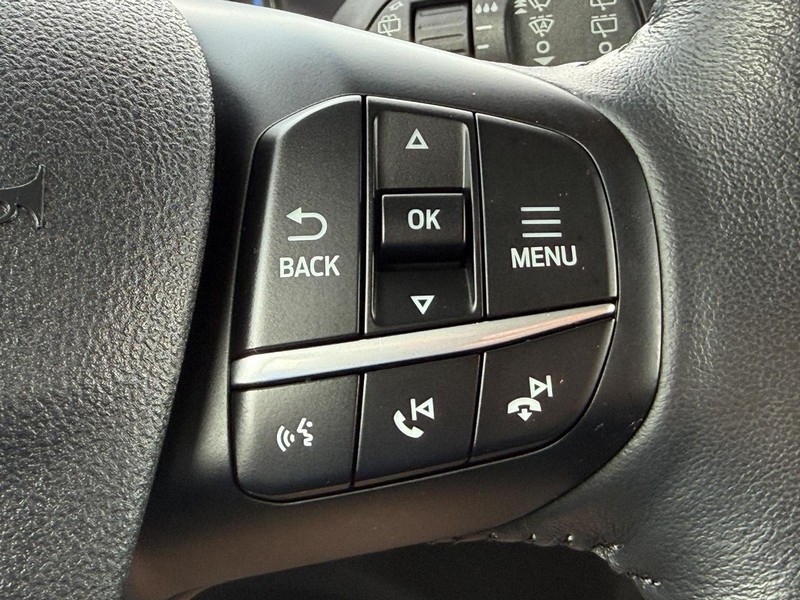 Ford Bronco Sport Vehicle Full-screen Gallery Image 14