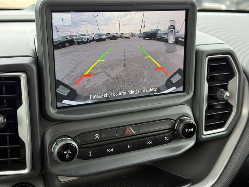 Ford Bronco Sport Vehicle Full-screen Gallery Image 17
