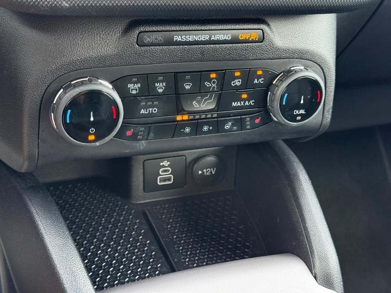 Ford Bronco Sport Vehicle Full-screen Gallery Image 18