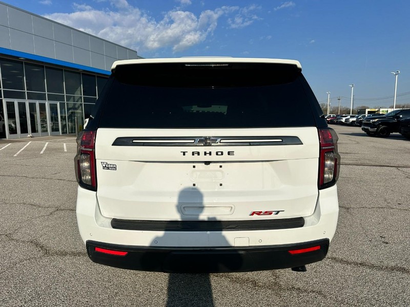 Chevrolet Tahoe Vehicle Full-screen Gallery Image 4