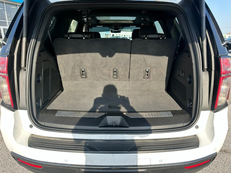 Chevrolet Tahoe Vehicle Full-screen Gallery Image 5