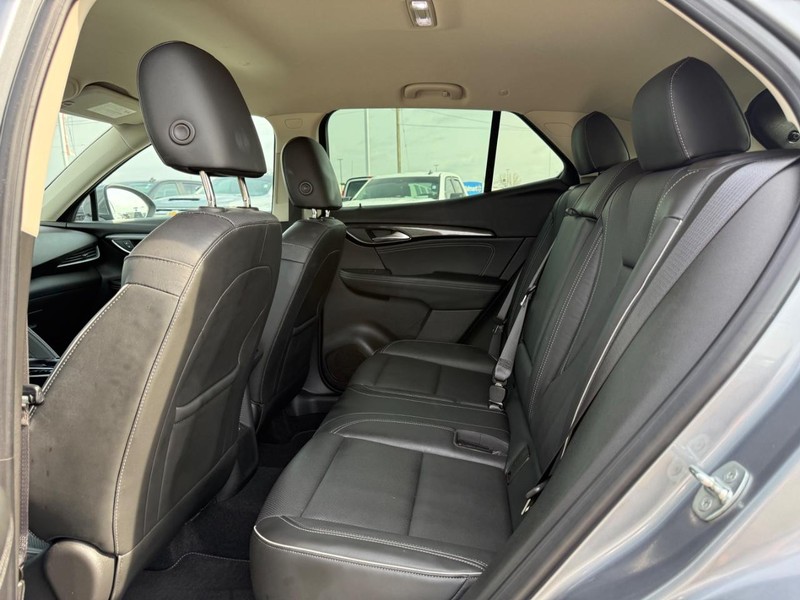 Buick Envision Vehicle Full-screen Gallery Image 10