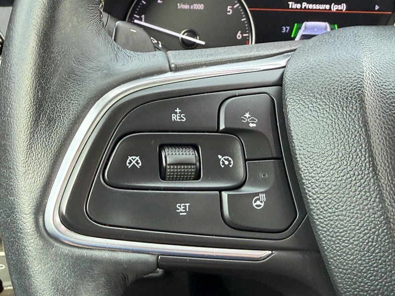 Buick Envision Vehicle Full-screen Gallery Image 13