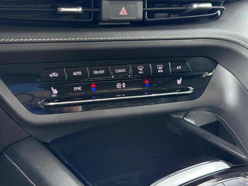 Buick Envision Vehicle Full-screen Gallery Image 18