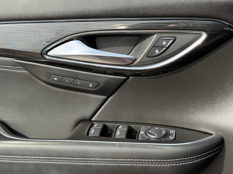 Buick Envision Vehicle Full-screen Gallery Image 22